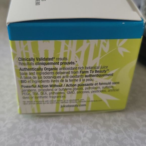 Juice Beauty Bamboo Pore Refining Mask - Picture 6 of 7